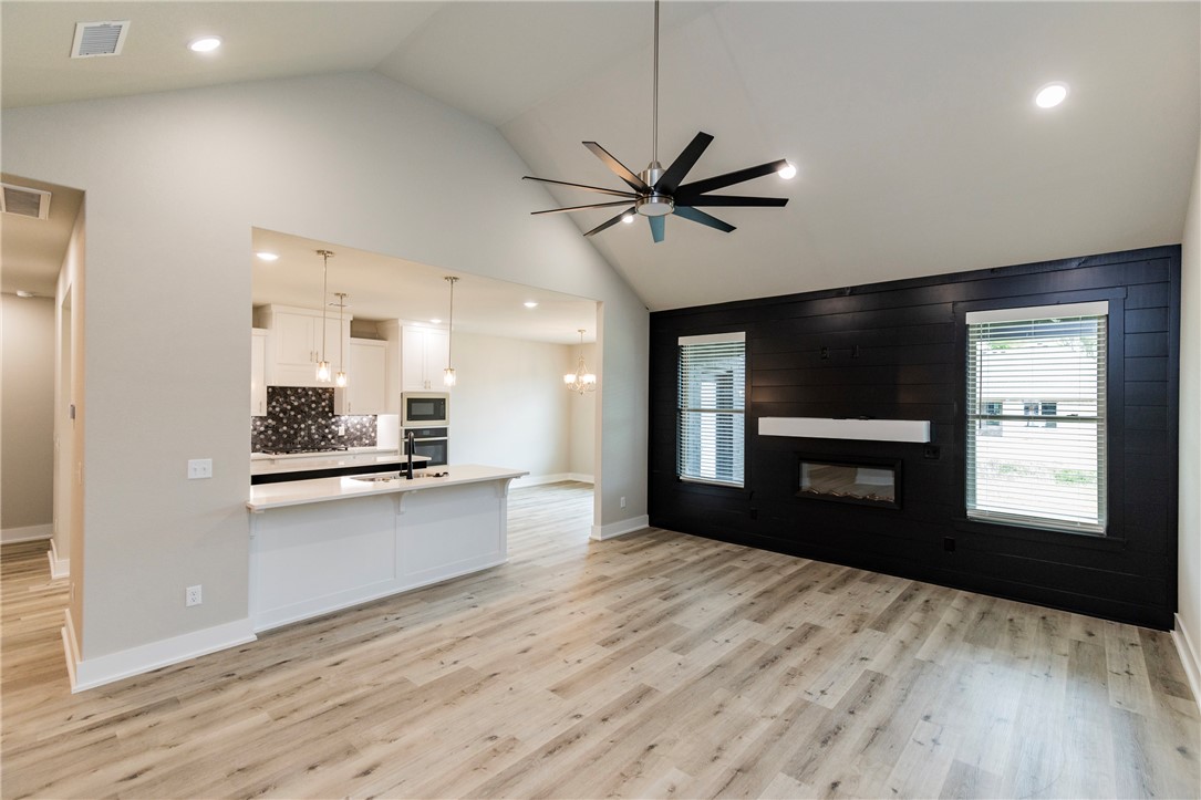 Oak Brook Sub Ph 1 Siloam Spgs - Residential