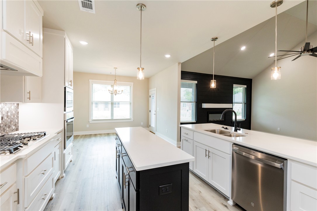 Oak Brook Sub Ph 1 Siloam Spgs - Residential