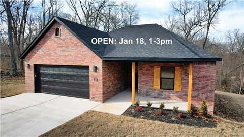 Photo of 23 Ironside Lane, Bella Vista, AR 72715 (MLS # 1332747)