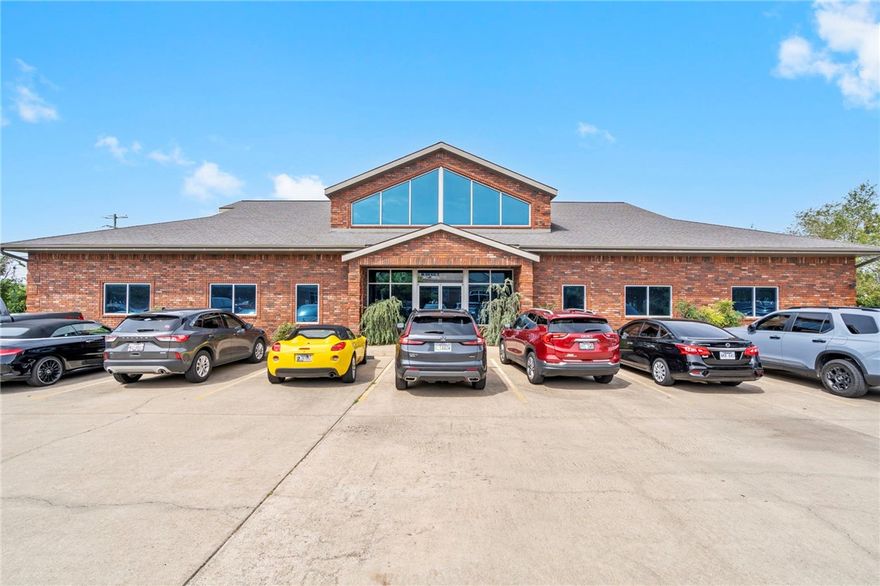 Searching for the perfect office space to conduct your business? This +/- 525 SF single-room office could
be just what you need! Conveniently located just 1 mile from I-49 (105,000 VPD) off W Huntsville Ave,
which sees around 23,000 VPD, this office space offers both visibility and accessibility. Located on the
second floor, this compact office offers excellent views! Building features a common reception and waiting area for welcoming clients, and access to 2 shared restrooms and a breakroom. This office building also offers ample parking for you and your visitors, and a gross lease structure with tenant responsible for internet and phone. Cox Fiber is available for around $60/mo. This office space is a great fit for professionals seeking an affordable, accessible workspace with easy access to everything Springdale has to offer.