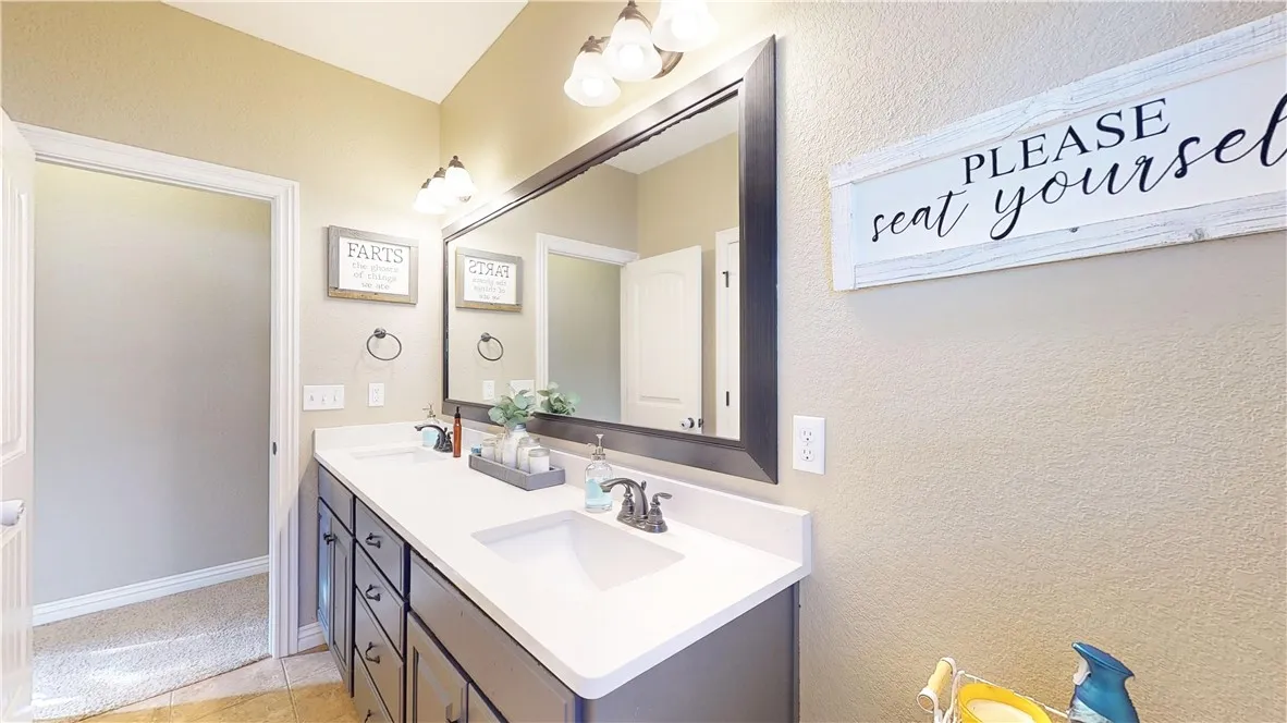 Rogers, Arkansas 72758, United States, 4 Bedrooms Bedrooms, ,2 BathroomsBathrooms,Residential,Pending,27536