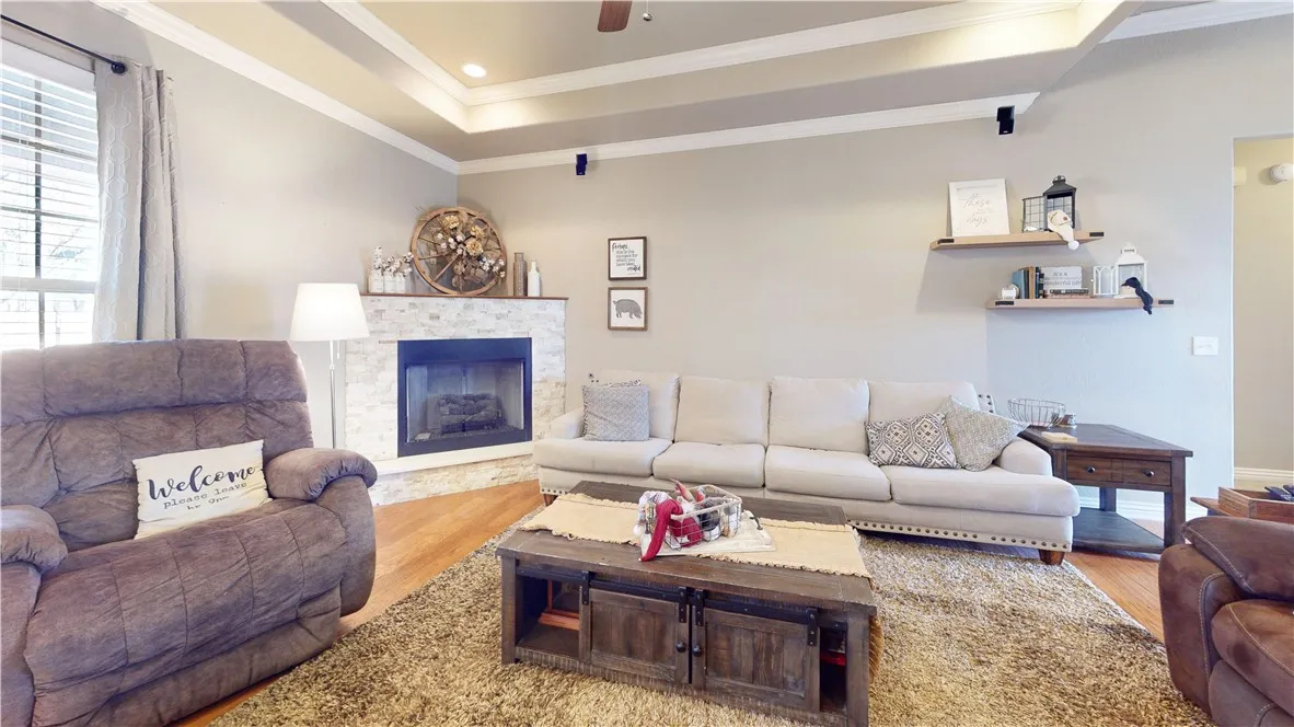 Rogers, Arkansas 72758, United States, 4 Bedrooms Bedrooms, ,2 BathroomsBathrooms,Residential,Pending,27536