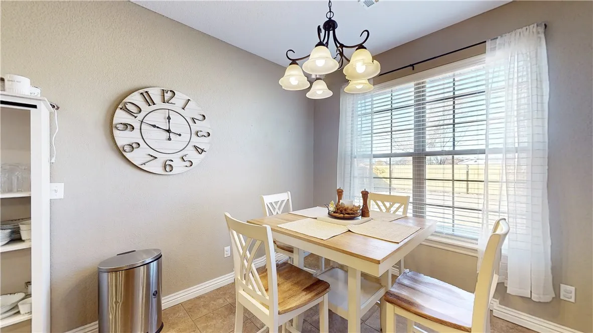 Rogers, Arkansas 72758, United States, 4 Bedrooms Bedrooms, ,2 BathroomsBathrooms,Residential,Pending,27536