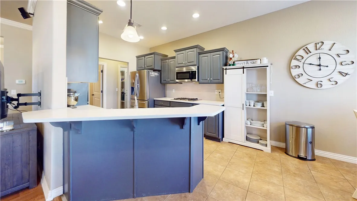 Rogers, Arkansas 72758, United States, 4 Bedrooms Bedrooms, ,2 BathroomsBathrooms,Residential,Pending,27536