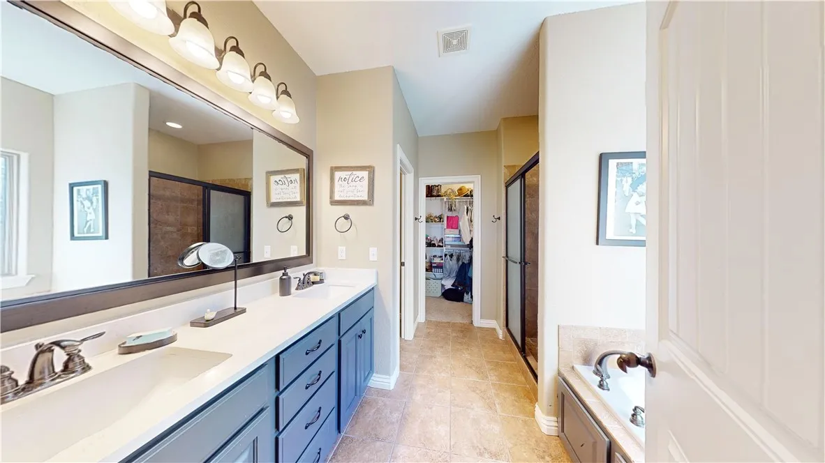 Rogers, Arkansas 72758, United States, 4 Bedrooms Bedrooms, ,2 BathroomsBathrooms,Residential,Pending,27536