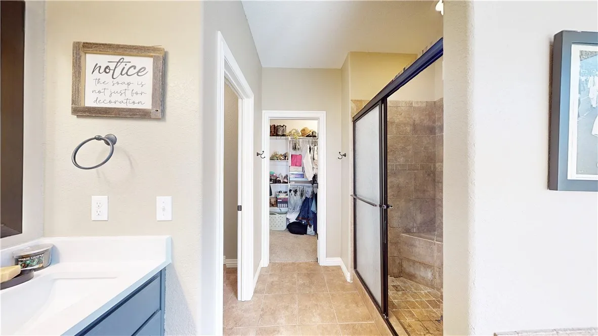 Rogers, Arkansas 72758, United States, 4 Bedrooms Bedrooms, ,2 BathroomsBathrooms,Residential,Pending,27536