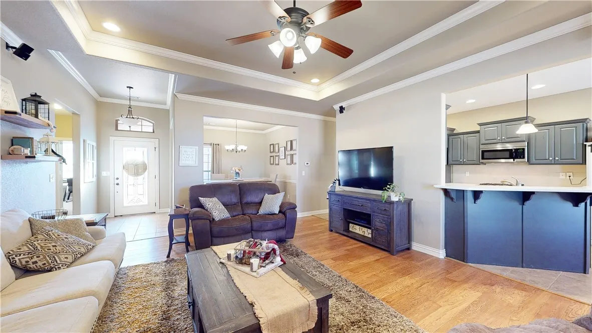 Rogers, Arkansas 72758, United States, 4 Bedrooms Bedrooms, ,2 BathroomsBathrooms,Residential,Pending,27536