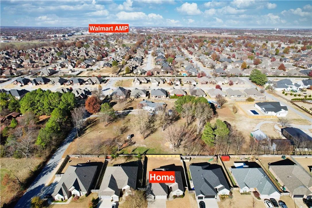 Rogers, Arkansas 72758, United States, 4 Bedrooms Bedrooms, ,2 BathroomsBathrooms,Residential,Pending,27536