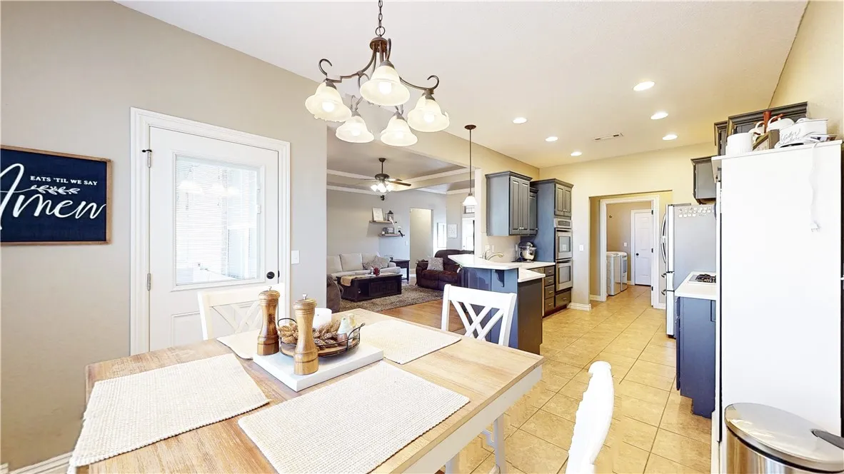 Rogers, Arkansas 72758, United States, 4 Bedrooms Bedrooms, ,2 BathroomsBathrooms,Residential,Pending,27536