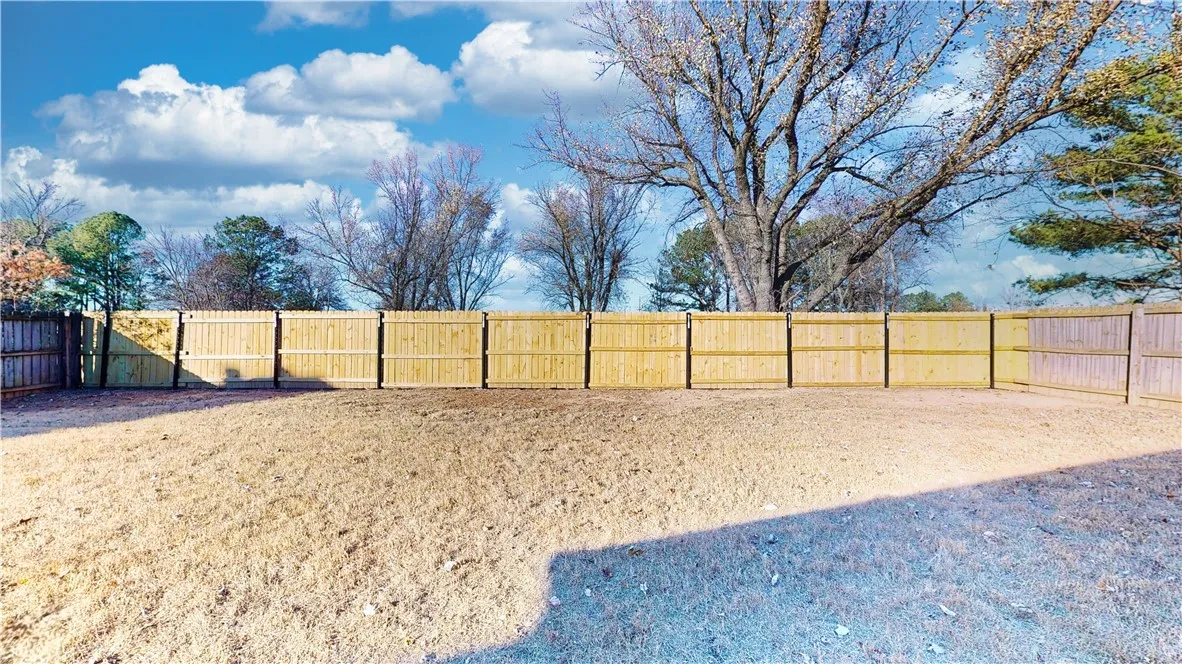 Rogers, Arkansas 72758, United States, 4 Bedrooms Bedrooms, ,2 BathroomsBathrooms,Residential,Pending,27536