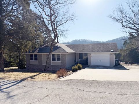 Photo of 80 Table Rock Drive, Holiday Island, AR 72631 (MLS # 1335757)