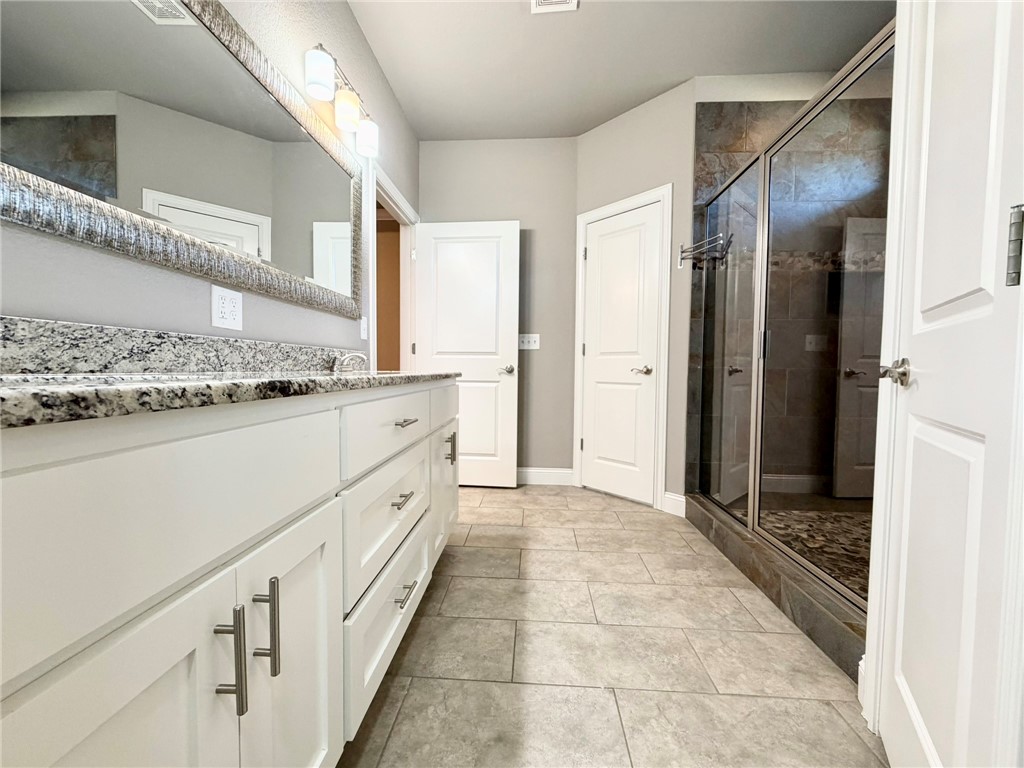 Clower Sub Rogers - Residential Lease