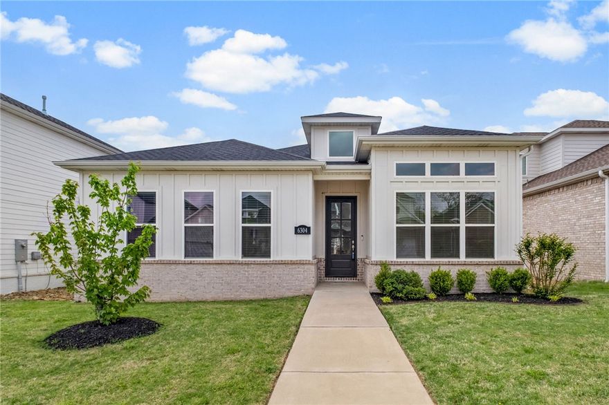 Adorable, 4bdr, 3 bath, one level home nestled in Aurora w/ open living/kitchen featuring an over-sized island, wet bar, walk-in pantry, and formal dining. The split floor-plan offers a private master suite, a second en-suite bdrm and 2 more bdrms & bath in a private hallway. Tall ceilings, tons of natural light & neutral palette make this home the perfect home to move right in. Cozy up on the covered patio and enjoy the small, private outdoor space that makes for easy maintenance. Don't miss all Aurora has to offer including, an adult pool, family pool, splash pad, dog wash station, fitness course, sports court & playground.