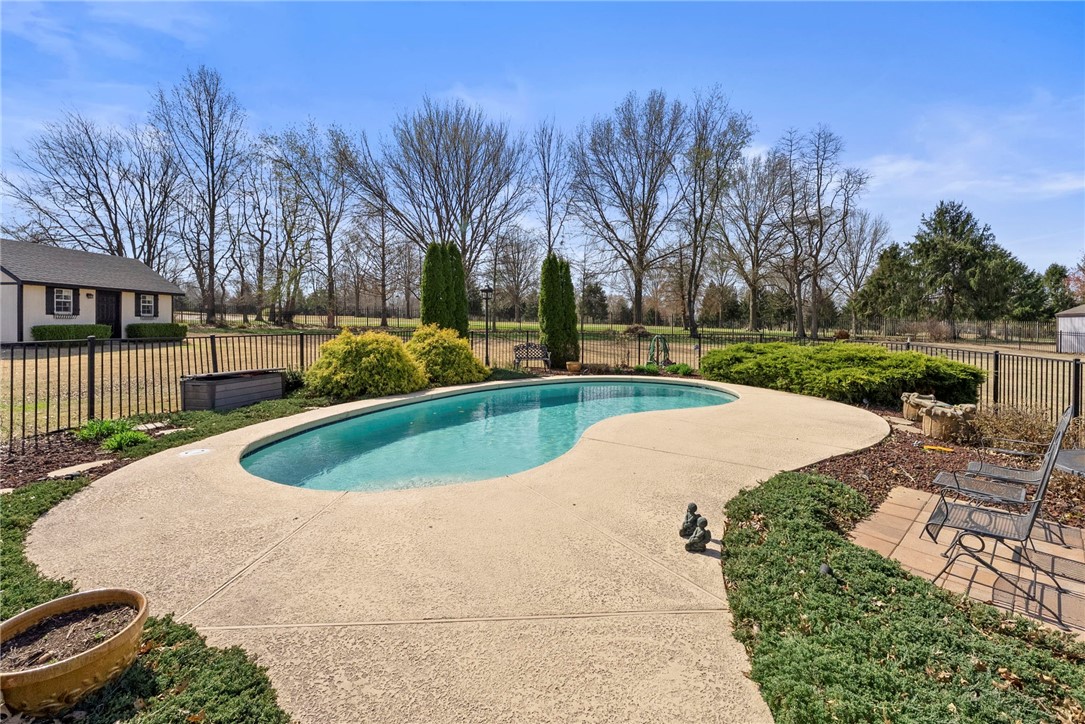 Richards Glen Ph 1 Little Flock - Residential