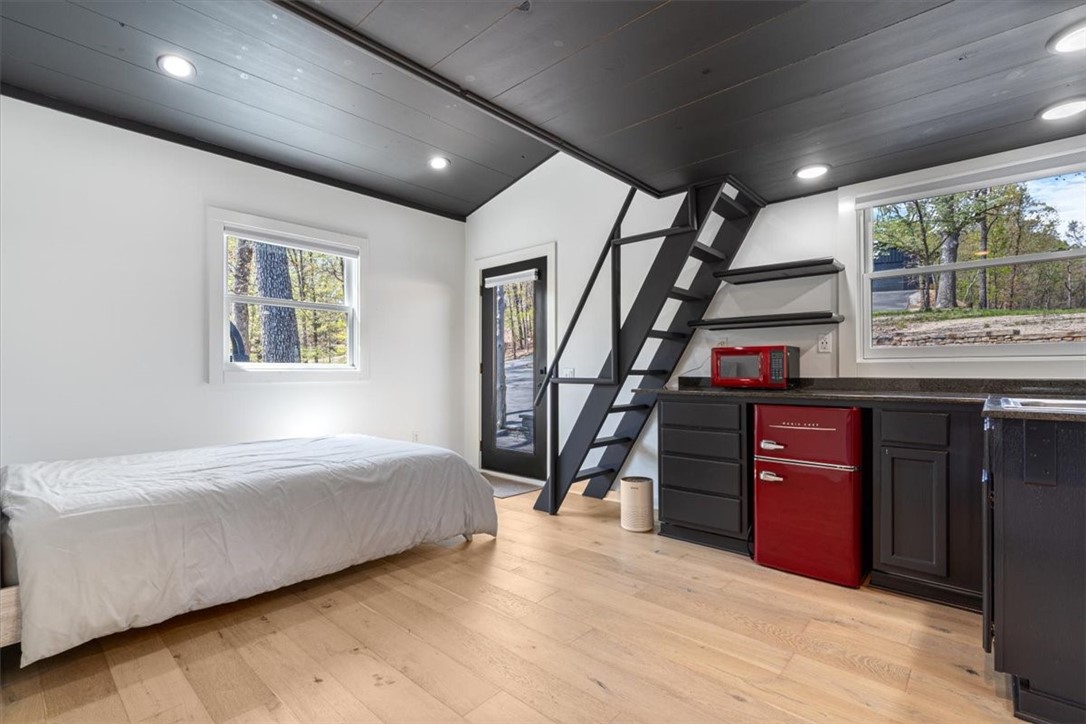 Point Mirage - Residential