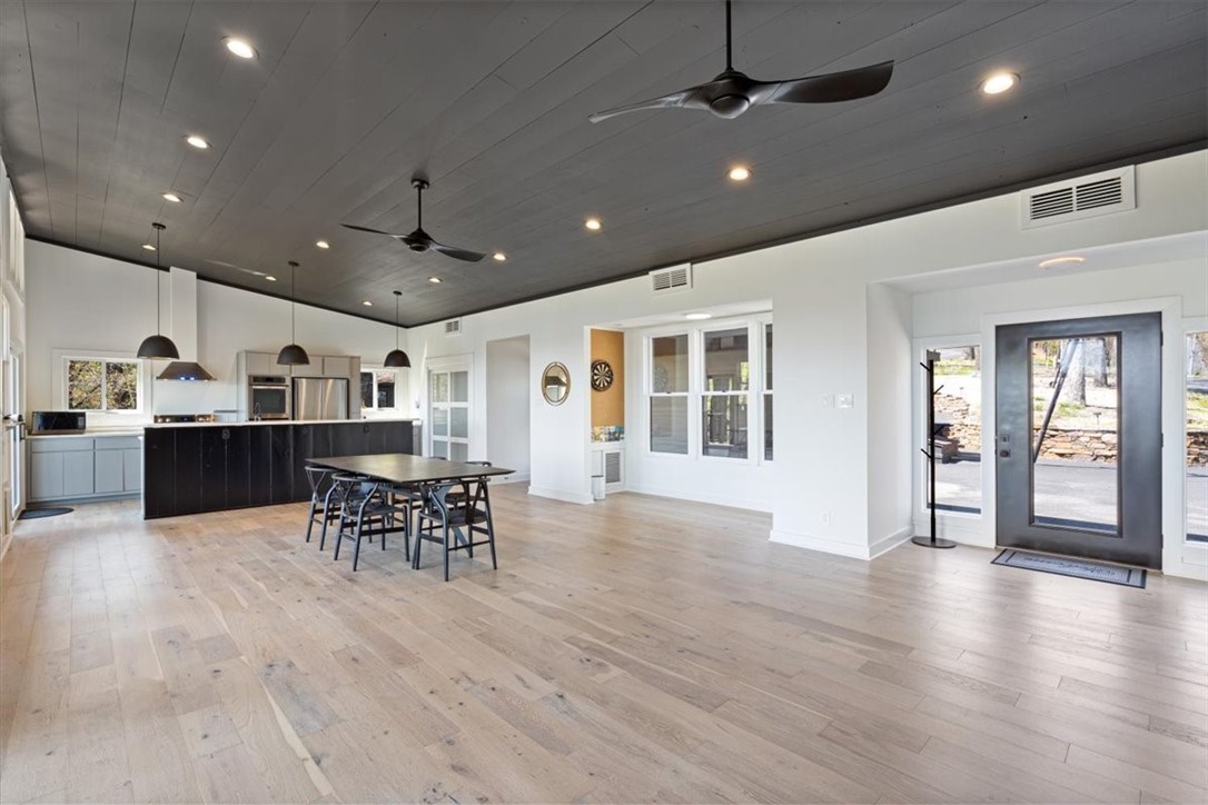 Point Mirage - Residential