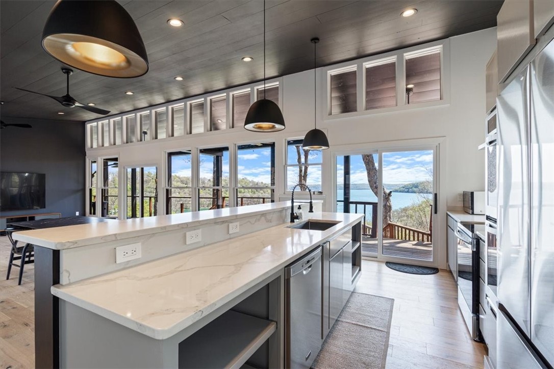 Point Mirage - Residential