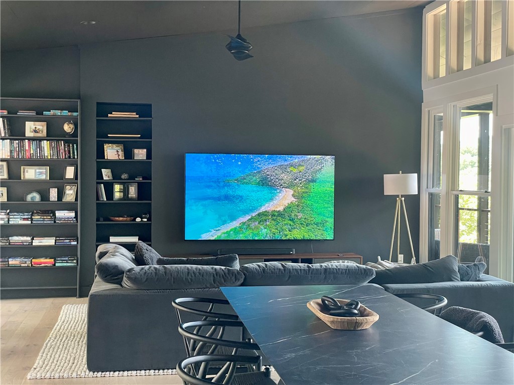 Point Mirage - Residential