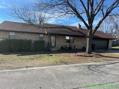 Photo of 1325 Northwoods Drive, Alma, AR 72921 (MLS # 1335881)