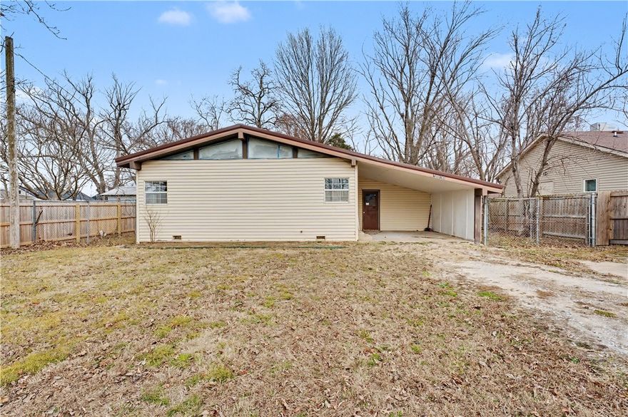 Investor Special - Price to Sell! Vacant, unfinished home sold AS-IS with strong value add potential. Seller is highly motivated. Bathroom vanity, fixtures, tile, and flooring included to complete
the bathroom. Features wood floors, metal roof, and a large private lot with mature trees and
spacious backyard. Great Siloam Springs location with easy access. Excellent flip or rental
opportunity. Cash or Investor financing only-may not qualify for traditional loans. Bring offers! Property is unfinished.