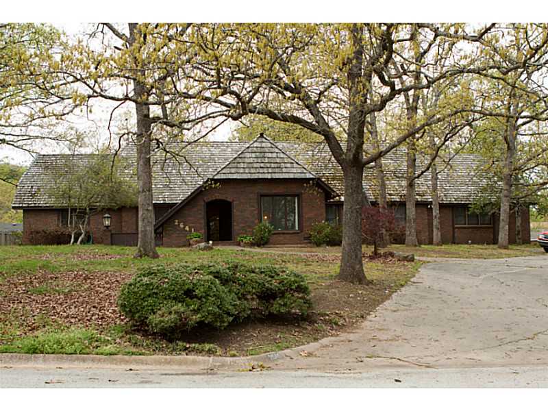 1.2 Acre Hardwooded Wonderland. MidTown, MidCentury Craftsmanship. Designed to leave a legacy of Family & Community, this Home boasts over 1000sf of dedicated, warm, and open Living Space, punctuated with full west window exposure to 50 oaks. This Lady ne,eds a roof,& has been estimated at <$24k by Mr Zweig.Move-in ready with the exception of the roof, would want to upgrade to tasteThis is the stuff that dreams are made of.If your dreams include the ability to entertain 40-50,& still have room to get away.