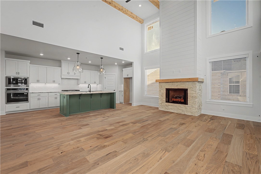 DIAMOND ESTATES PH V-CENTERTON - Residential