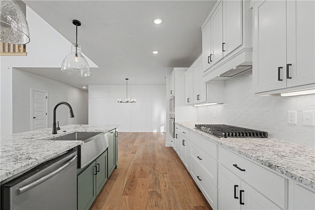 DIAMOND ESTATES PH V-CENTERTON - Residential