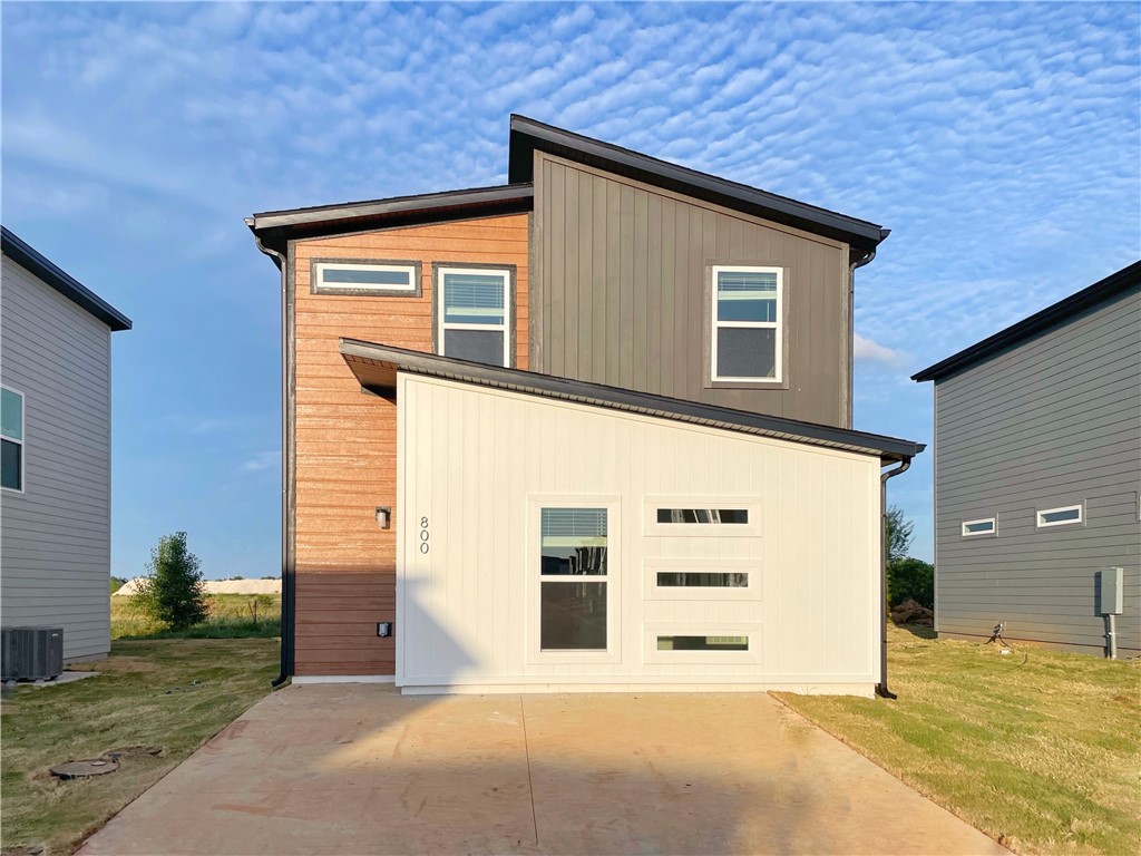 Modern, smart, affordable living! Looking for that first home, wanting to downsize and simplify, or looking for a low-maintenance investment property, Featherston Village may be exactly what you've been looking for. Never think about lawncare again! Everything you need in a great location. Wonderful new subdivision in Bentonville School District. Less than 5 miles from Walmart Corporate office. Come enjoy simplified living in a modern environment. Future parks and walking trails throughout the neighborhood. Schedule a showing today!