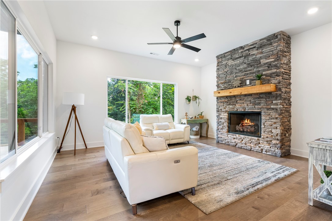 Rockingham Sub Bvv - Residential Lease