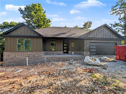 Photo of 13 Pentland Drive, Bella Vista, AR 72715 (MLS # 1352621)