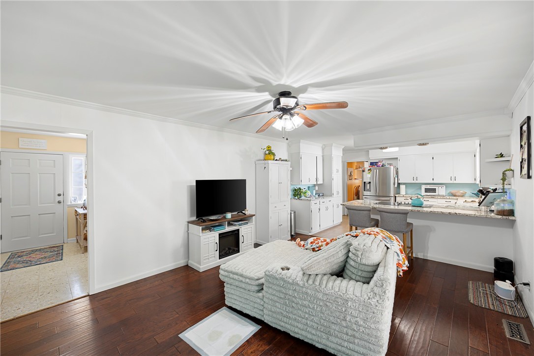 Holloway Rep South Hwy - Residential