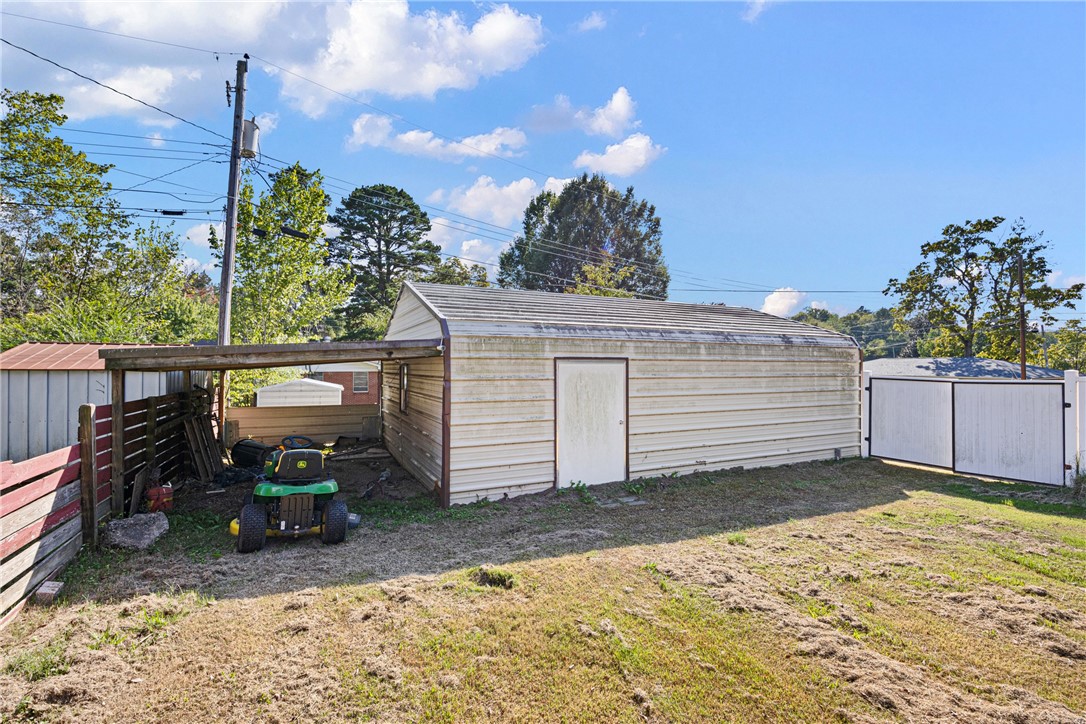 Holloway Rep South Hwy - Residential