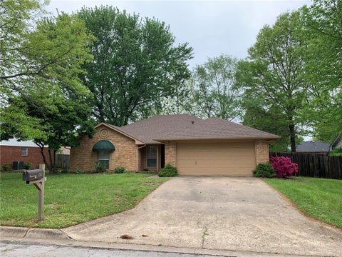 Photo of 1302 N Flamingo Road, Rogers, AR 72756 (MLS # 1358729)