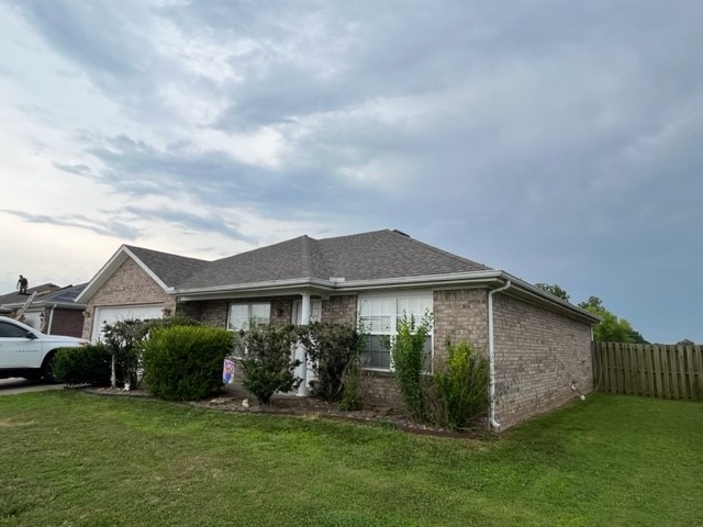 3 bedroom 2 bath home centrally located from all the great parks, eateries, schools, and parks that Bentonville offers. Open concept with island bar, split floor plan, and large privacy fenced back yard. Occupied. 24 hr. notice