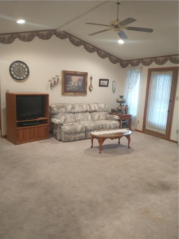 This is a very nice home in berryville with a 3 bedroom/2 bath .carpet thur out tile in kitchen, nice back porch and located close to everything in berryville, this home is really to move in .