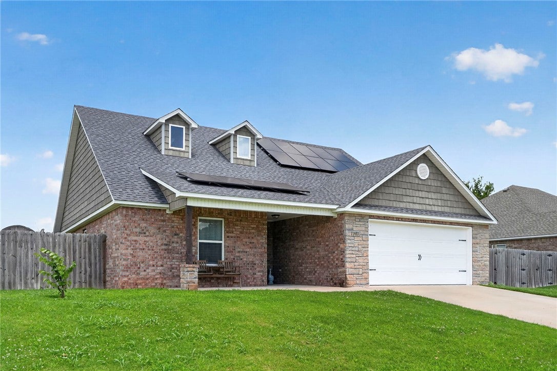 1301 E Ridge View Drive
