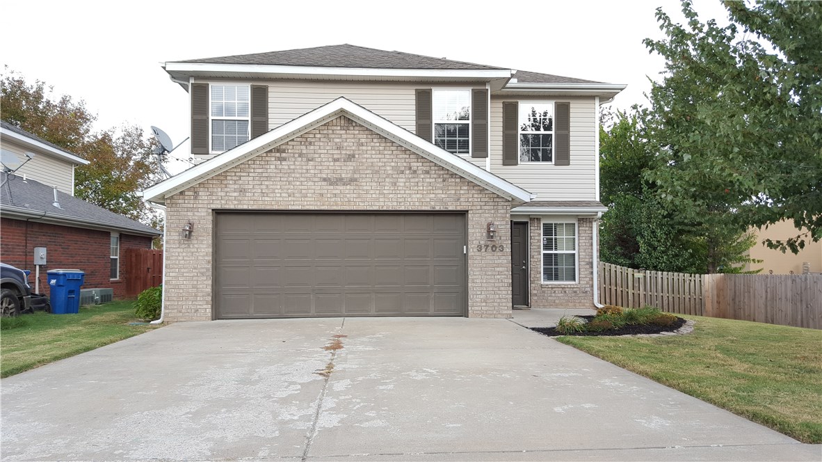 Nice 2-story open floor plan home in excellent condition, in great neighborhood and convenient location. Spacious 3 bedrooms, 2.5 bath, granite counter tops, fireplace, whirlpool tub, walk in closets, tile in wet areas and fenced back yard. Clean and ready to move in.