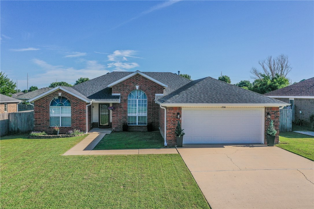 Enjoy the best of Bentonville living in this beautifully updated all-brick home, just a short bike ride from downtown, trails, and multiple parks. Featuring a desirable split floor plan, this home offers fresh new paint, stylish vinyl plank flooring, and modern fixtures throughout. The open-concept living area and kitchen provide a spacious and welcoming feel that is perfect for entertaining or everyday living. Both bathrooms have been completely renovated, with the primary suite showcasing dual vanities, a luxurious walk-in shower, and a separate soaking tub for ultimate relaxation. Out back, you will find a covered back patio and a privacy-fenced backyard. Donāt miss this move-in ready gem in a prime location!
