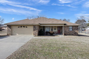 3 bedroom 2 full bath home in popular Deer Run subdivision close to shopping, schools, and medical care. The layout features a spacious living room with a bay window and 9' ceilings, split bedroom floorplan, and a covered patio that is perfect for enjoying the large back yard. Air conditioning unit in less than 3 years old. Priced to sell, come and see!