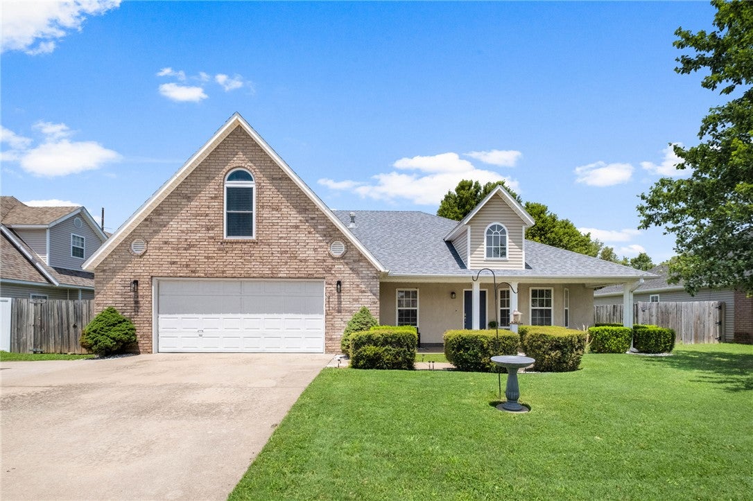 1011 W Green Acres Place