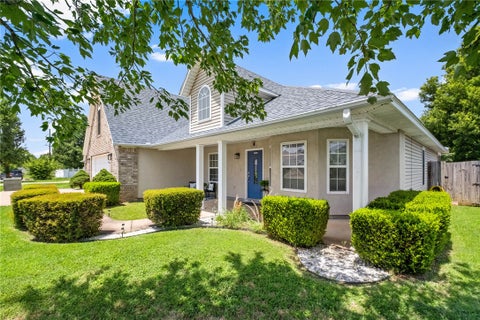 Photo of 1011 W Green Acres Place, Rogers, AR 72758 (MLS # 1364996)