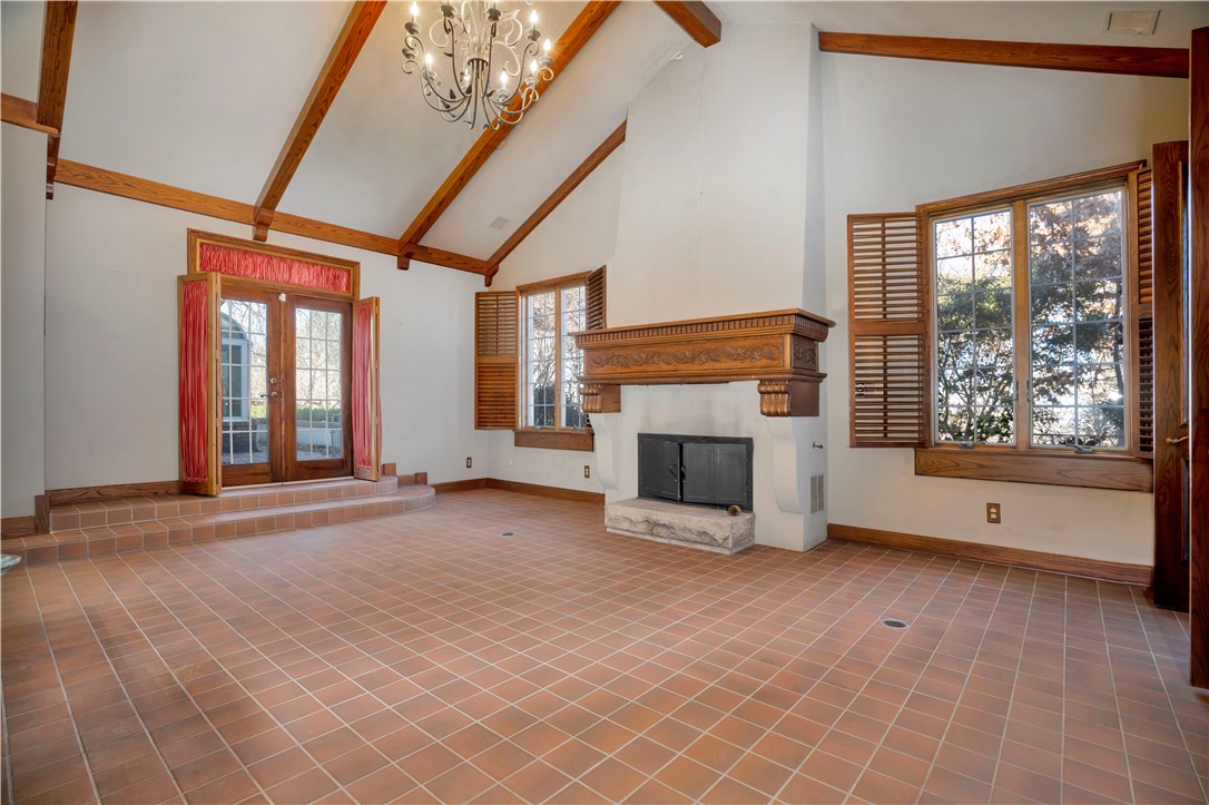 Country Club Estates - Residential