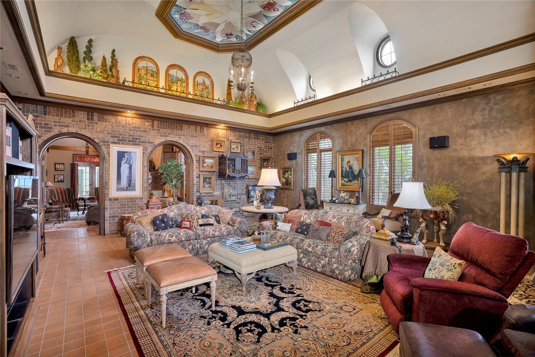 Country Club Estates - Residential