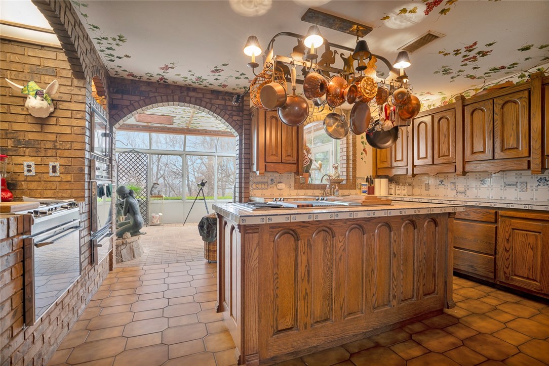 Country Club Estates - Residential