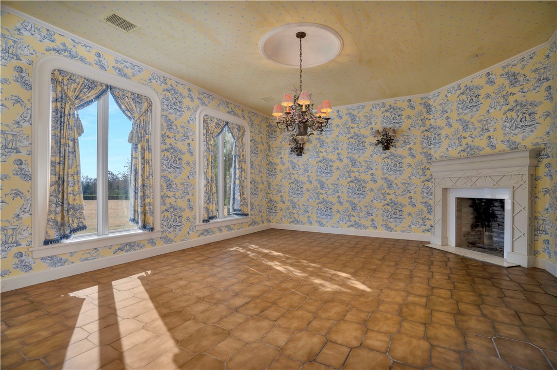 Country Club Estates - Residential