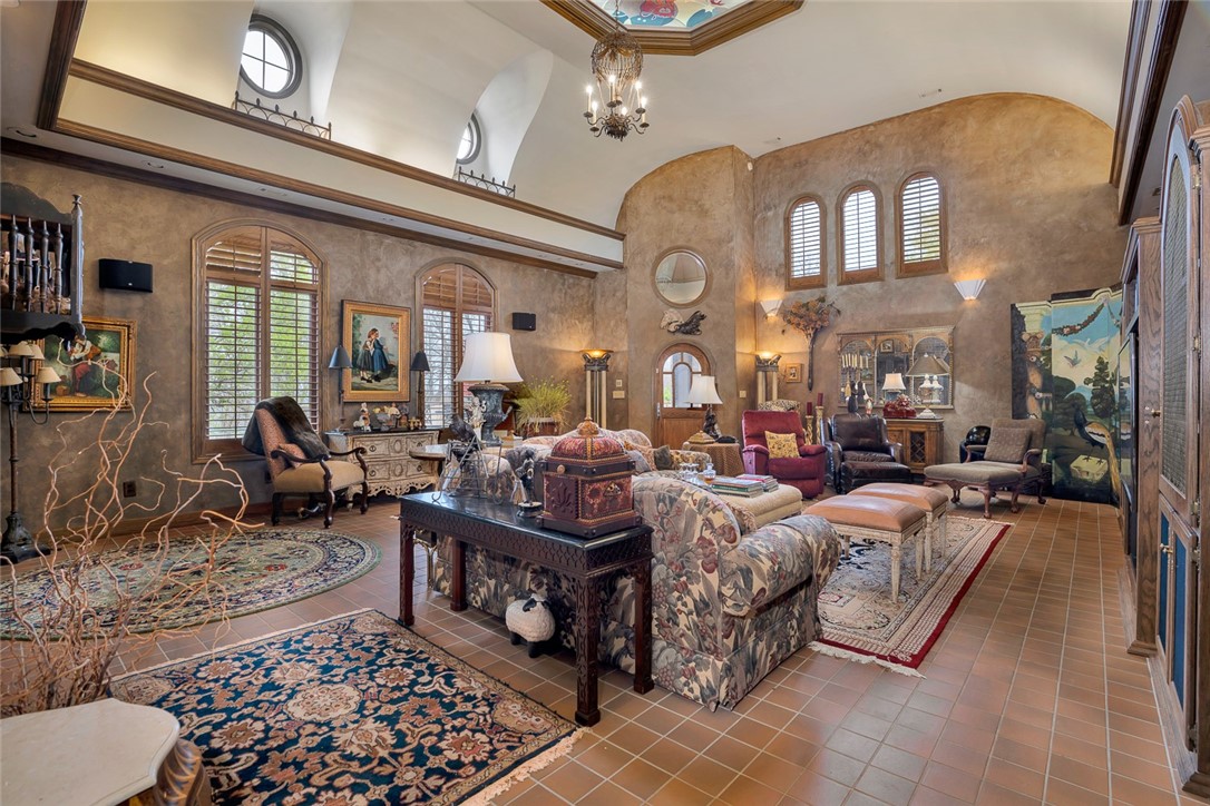 Country Club Estates - Residential