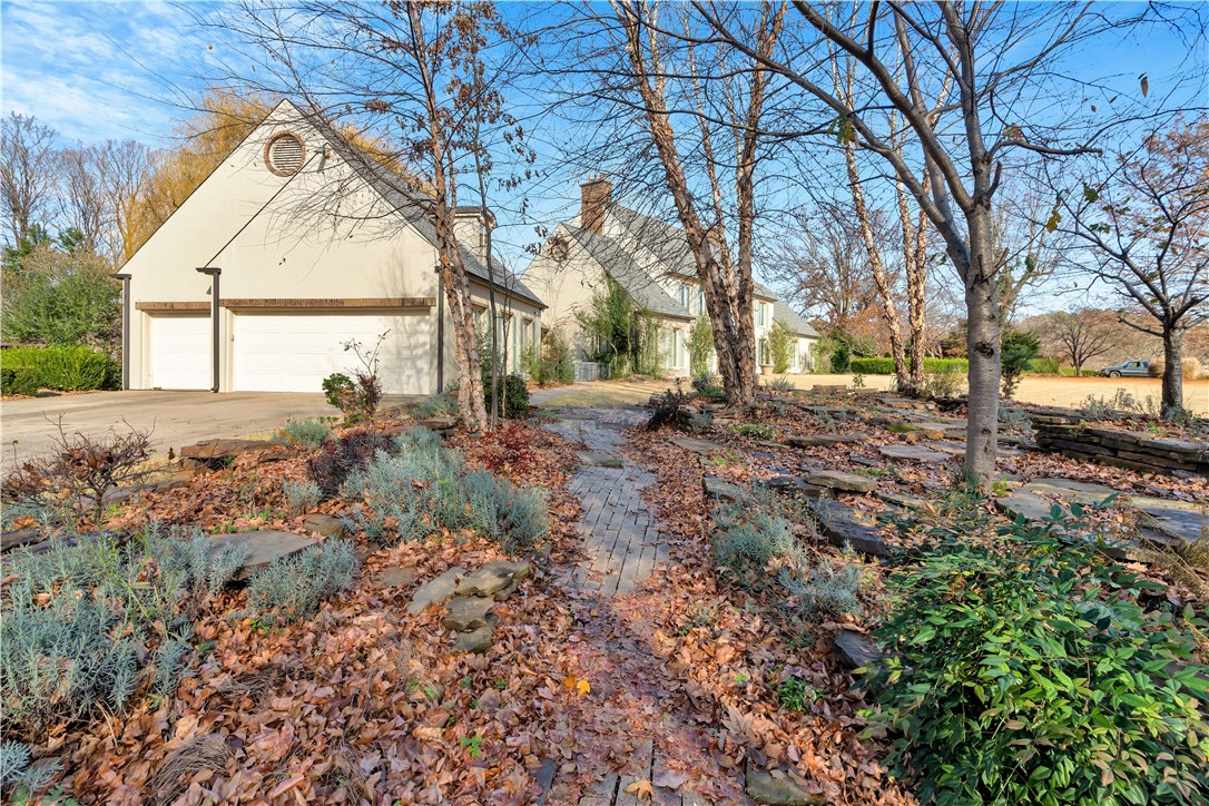 Country Club Estates - Residential