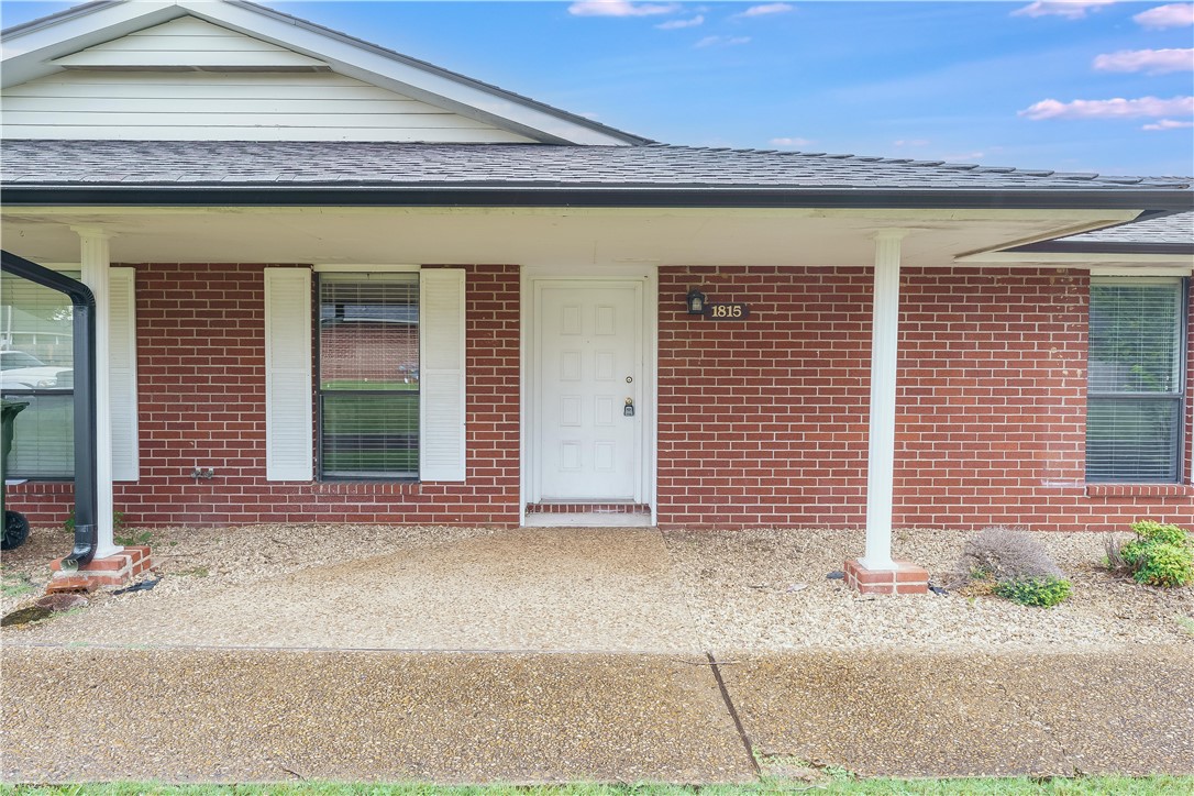 Welcome to this charming triplex located in the heart of Rogers, AR. This home boasts a spacious layout with two generously sized bedrooms and two full bathrooms, perfect for comfortable living. The cozy fireplace adds a touch of warmth and elegance, making it an ideal spot for relaxation or entertaining guests. The property's great location offers easy access to local amenities, making everyday living convenient. Experience the perfect blend of comfort and convenience in this delightful duplex.