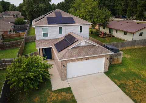 Photo of 452 Bluebonnet Avenue, Lowell, AR 72745 (MLS # 1358738)