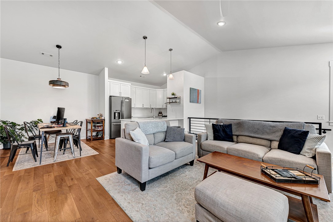 Pubside Horizontal Prop Regime - Residential